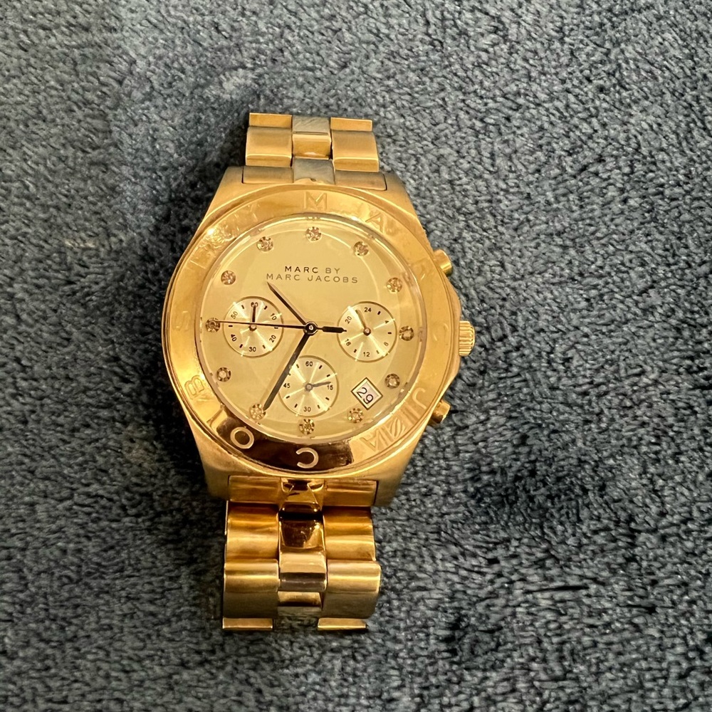 Marc Jacobs gold watch